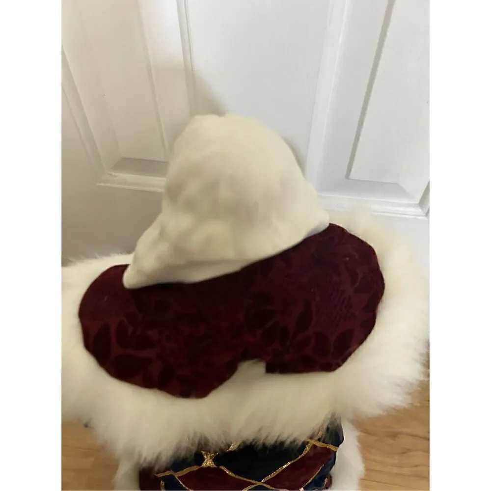 Santa Claus Christmas decor singing 20”